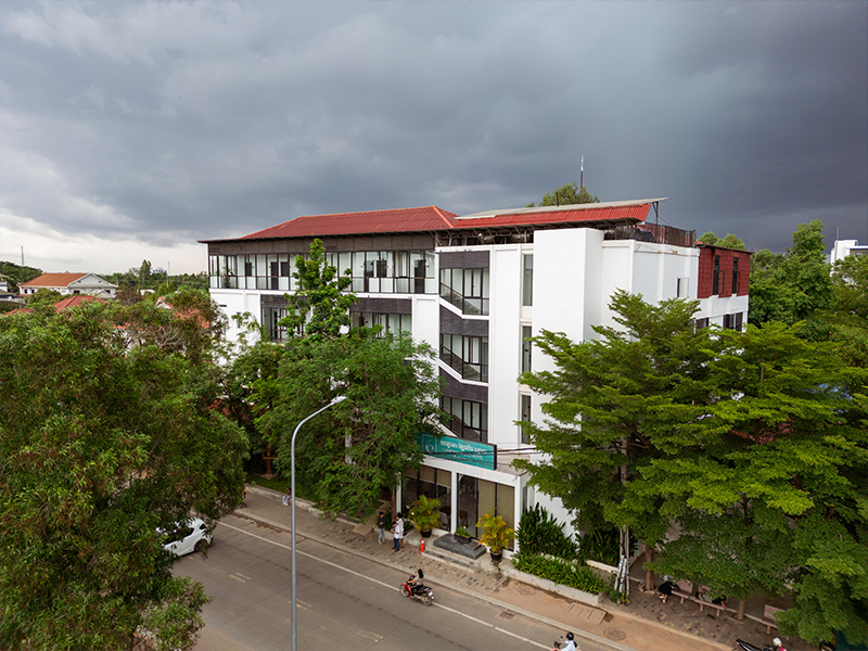 Landing Gold Hotel